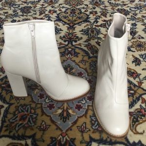 Real leather Zara ankle boots in White, size 37; NEW